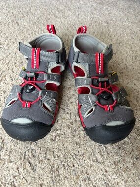 KEEN Seacamp II Magnet Racing Red Big Kid Size 2 Waterproof Sandals